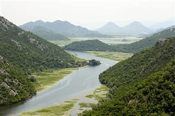 Hornatá krajina souostroví Seychely